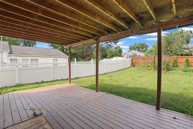 12089 Sunnycrest Place, Maryland Heights, MO 63043