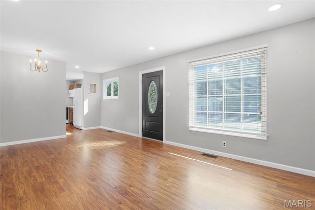 12089 Sunnycrest Place, Maryland Heights, MO 63043