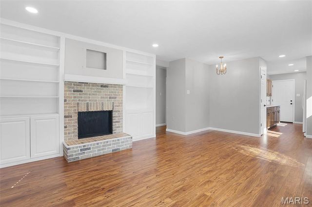 12089 Sunnycrest Place, Maryland Heights, MO 63043