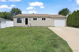 12089 Sunnycrest Place, Maryland Heights, MO 63043