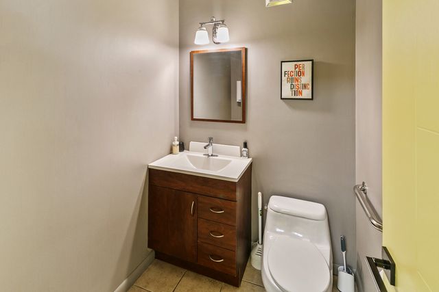 9757 S Kedzie Avenue, Evergreen Park, IL 60805