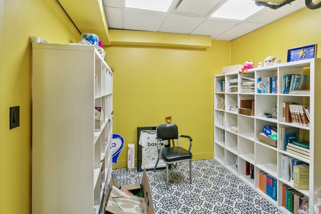 9757 S Kedzie Avenue, Evergreen Park, IL 60805