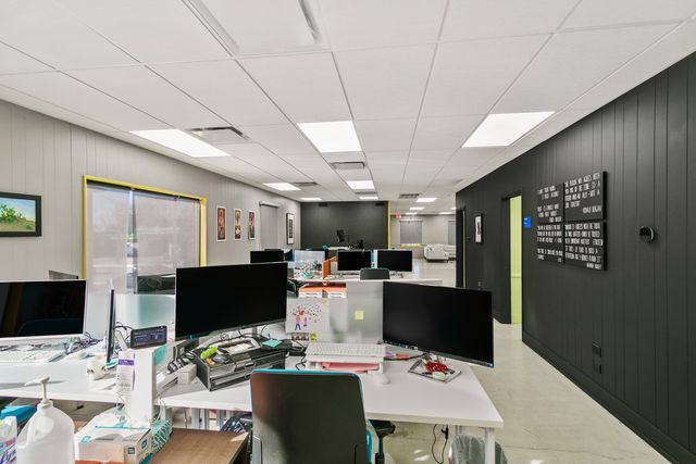 9757 S Kedzie Avenue, Evergreen Park, IL 60805