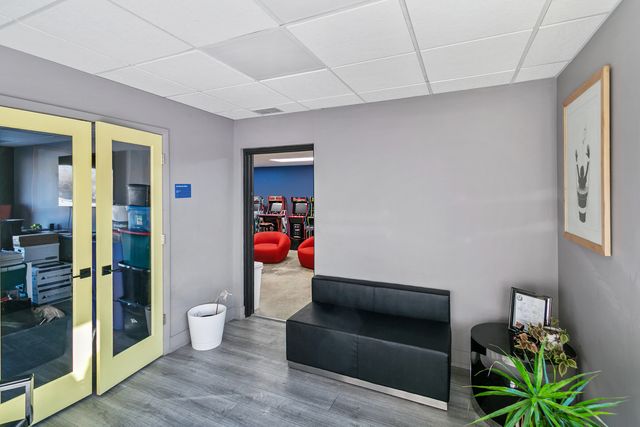 9757 S Kedzie Avenue, Evergreen Park, IL 60805