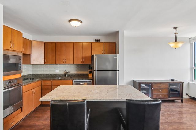 4800 S Chicago Beach Drive 2112N, Chicago, IL 60615