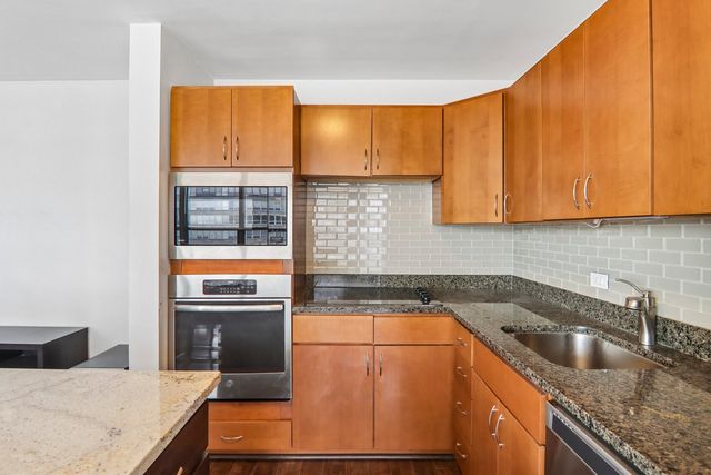 4800 S Chicago Beach Drive 2112N, Chicago, IL 60615