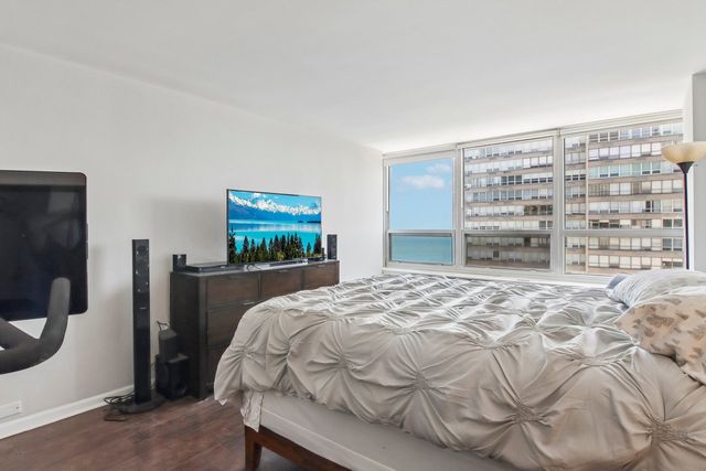 4800 S Chicago Beach Drive 2112N, Chicago, IL 60615