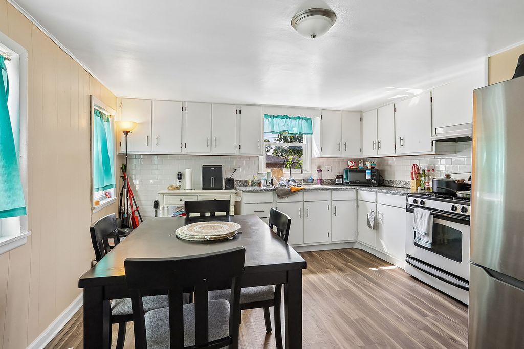 409 Barron Street, Bensenville, IL 60106 — photo 4