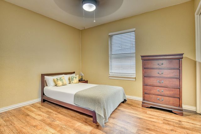 1304 Crestview Drive, Kaufman, TX 75142