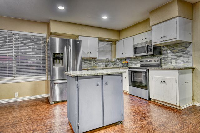 1304 Crestview Drive, Kaufman, TX 75142