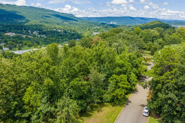 3018 Waterfront Court, Chattanooga, TN 37419