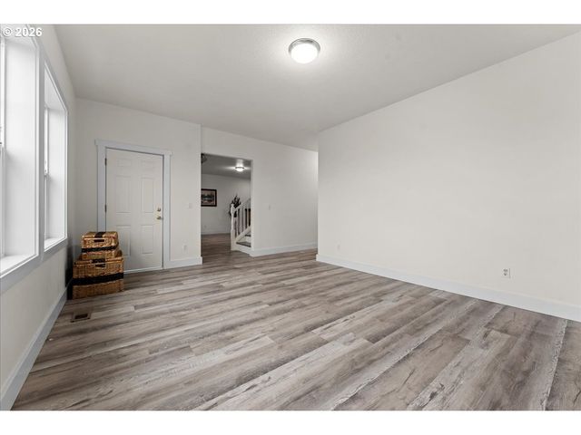 5022 Se 141ST Pl, Portland, OR 97236