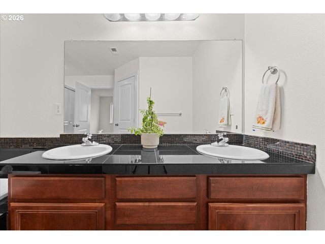 5022 Se 141ST Pl, Portland, OR 97236