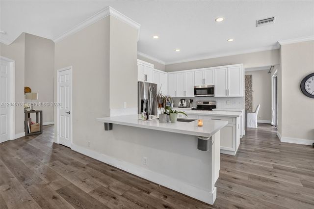 981 Waterside Cir, Weston, FL 33327