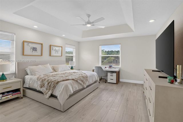 981 Waterside Cir, Weston, FL 33327