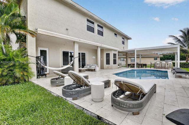 981 Waterside Cir, Weston, FL 33327