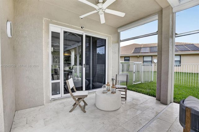 981 Waterside Cir, Weston, FL 33327