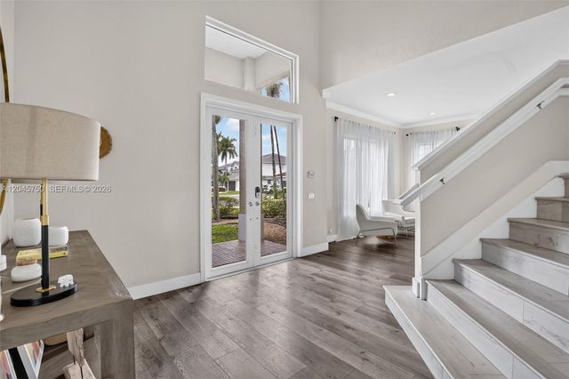 981 Waterside Cir, Weston, FL 33327