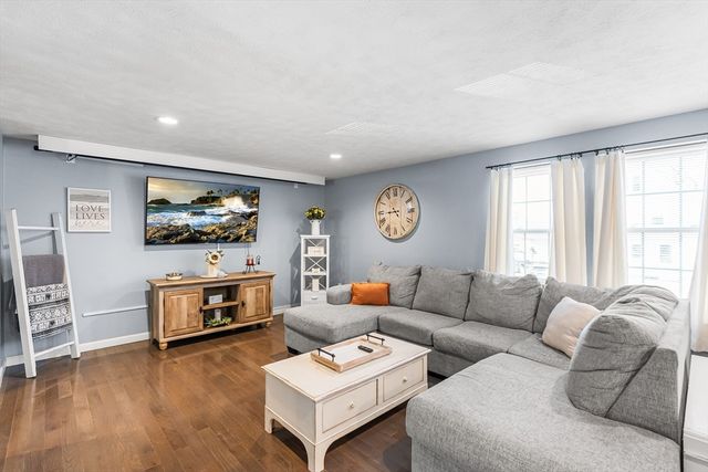 35 Boutelle St B, Leominster, MA 01453