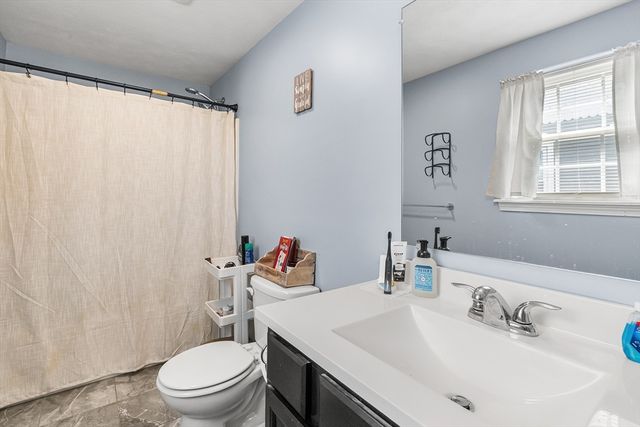 35 Boutelle St B, Leominster, MA 01453