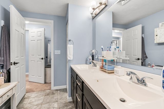 35 Boutelle St B, Leominster, MA 01453