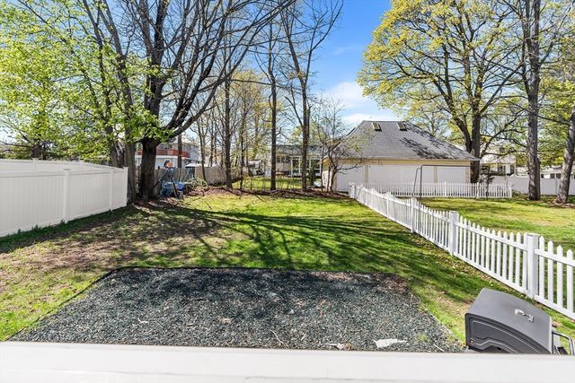 35 Boutelle St B, Leominster, MA 01453