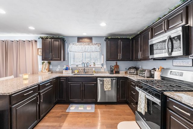 35 Boutelle St B, Leominster, MA 01453