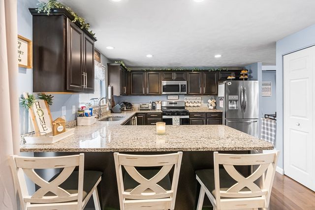 35 Boutelle St B, Leominster, MA 01453