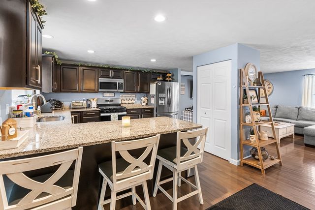 35 Boutelle St B, Leominster, MA 01453