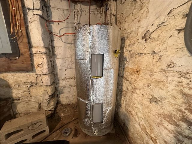 751 Maxwell Ave, Luzerne Twp, PA 15450