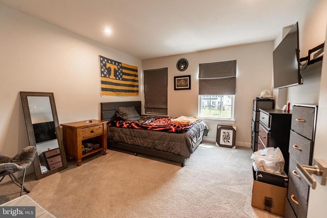 49 WINIFRED DR, Hanover, PA 17331
