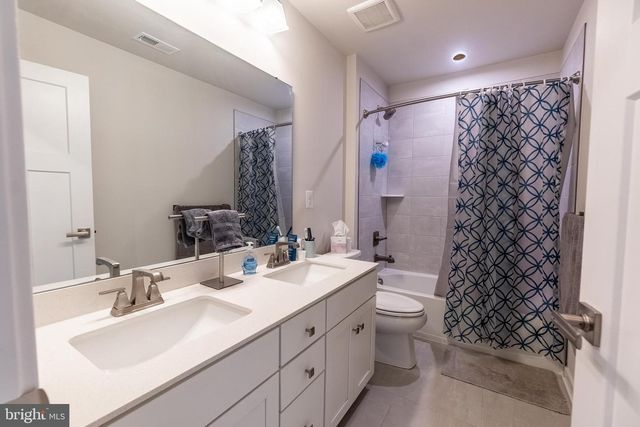 49 WINIFRED DR, Hanover, PA 17331