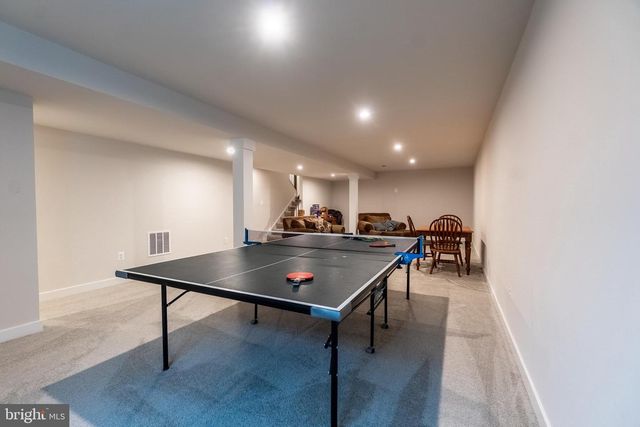 49 WINIFRED DR, Hanover, PA 17331