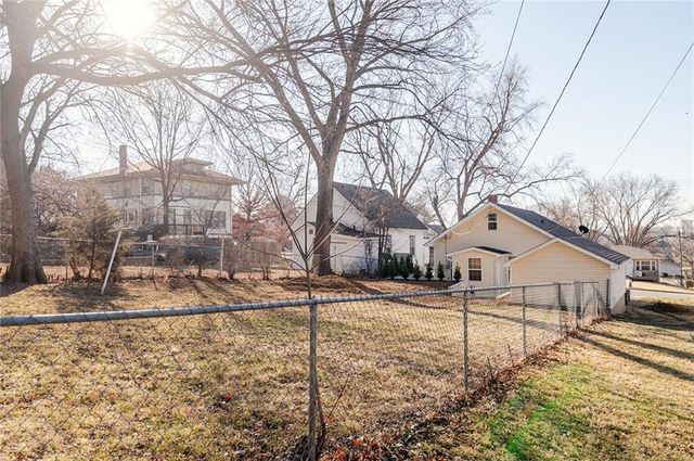 1207 Atchison Street, Atchison, KS 66002