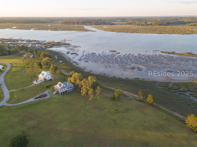 39 Reserve Dr, Seabrook, SC 29940