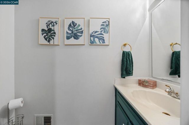 2537 Simas Ave, Pinole, CA 94564