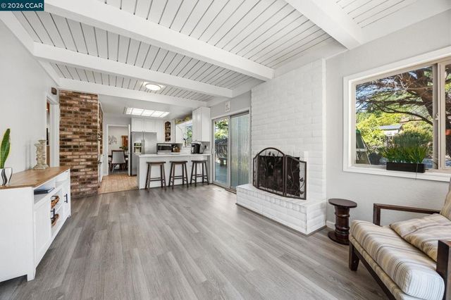 2537 Simas Ave, Pinole, CA 94564