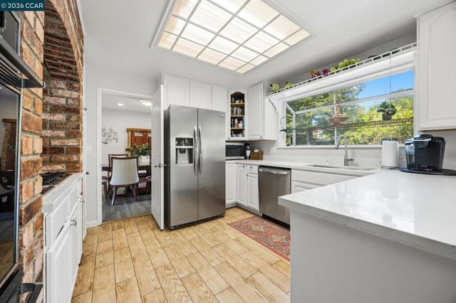 2537 Simas Ave, Pinole, CA 94564