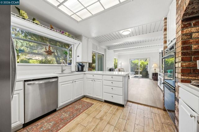 2537 Simas Ave, Pinole, CA 94564