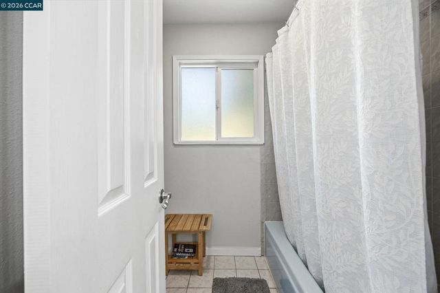 2537 Simas Ave, Pinole, CA 94564