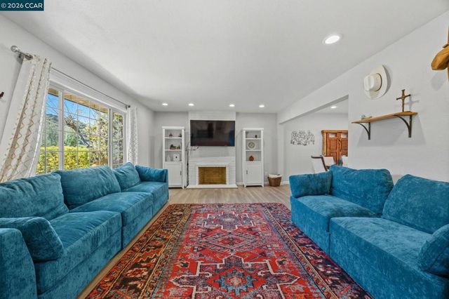 2537 Simas Ave, Pinole, CA 94564