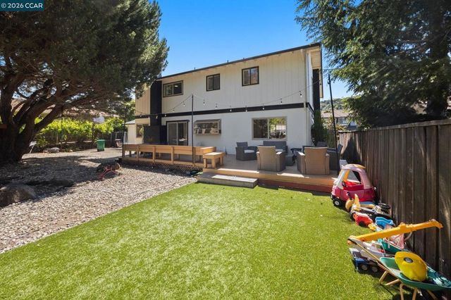 2537 Simas Ave, Pinole, CA 94564