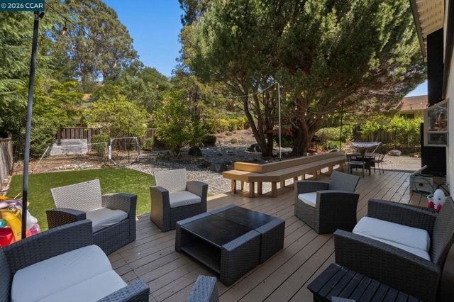 2537 Simas Ave, Pinole, CA 94564