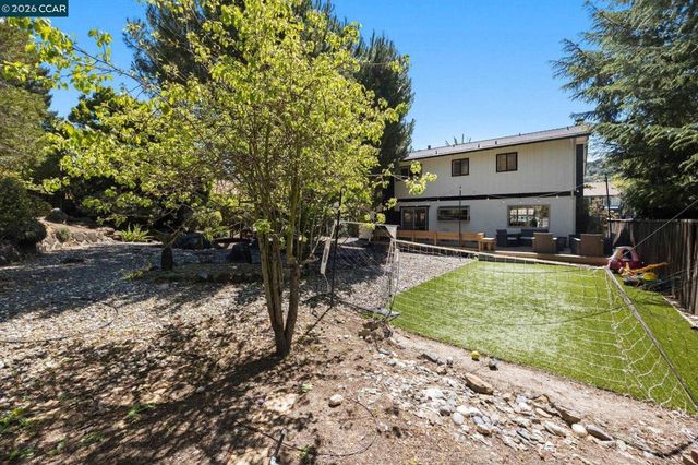 2537 Simas Ave, Pinole, CA 94564