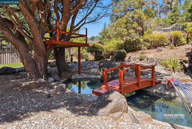 2537 Simas Ave, Pinole, CA 94564