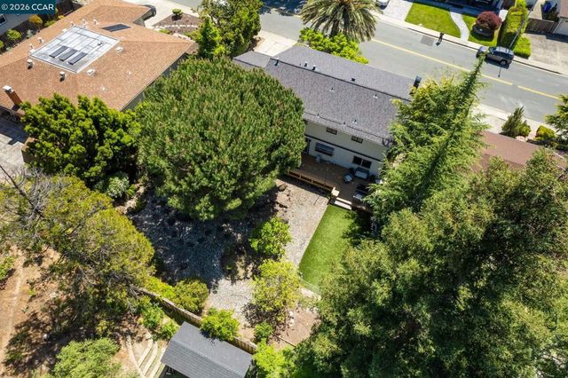 2537 Simas Ave, Pinole, CA 94564
