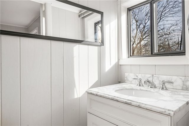 9 Linden Avenue, East Providence, RI 02916