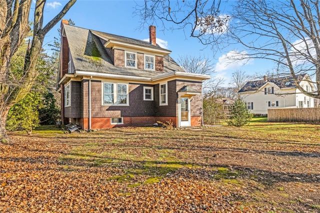 9 Linden Avenue, East Providence, RI 02916