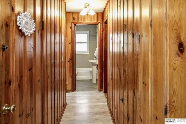 5611 Cedar Street, Omaha, NE 68106