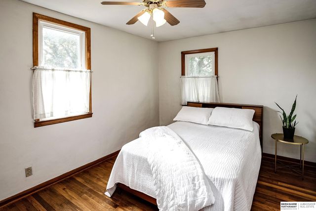 5611 Cedar Street, Omaha, NE 68106